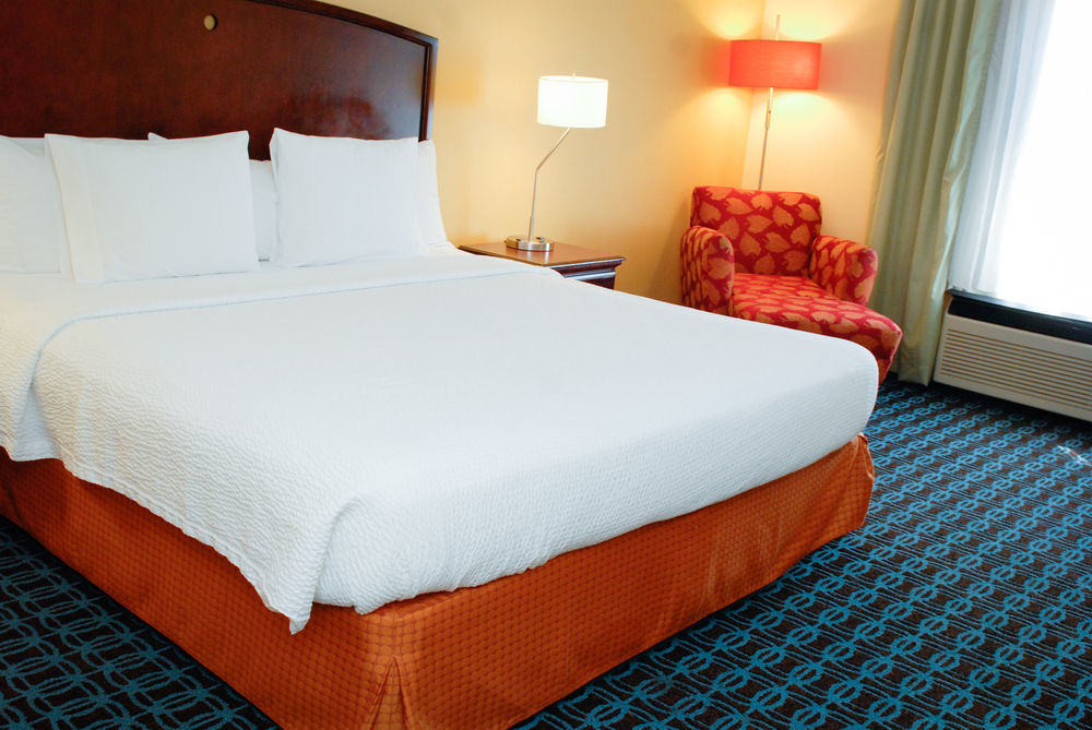 Fairfield Inn & Suites By Marriott Atlanta Buckhead Exterior photo