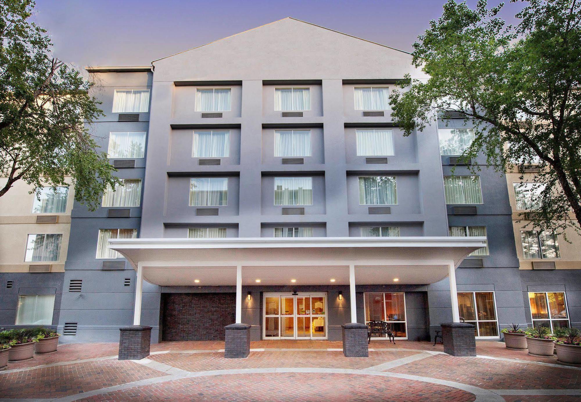 Fairfield Inn & Suites By Marriott Atlanta Buckhead Exterior photo