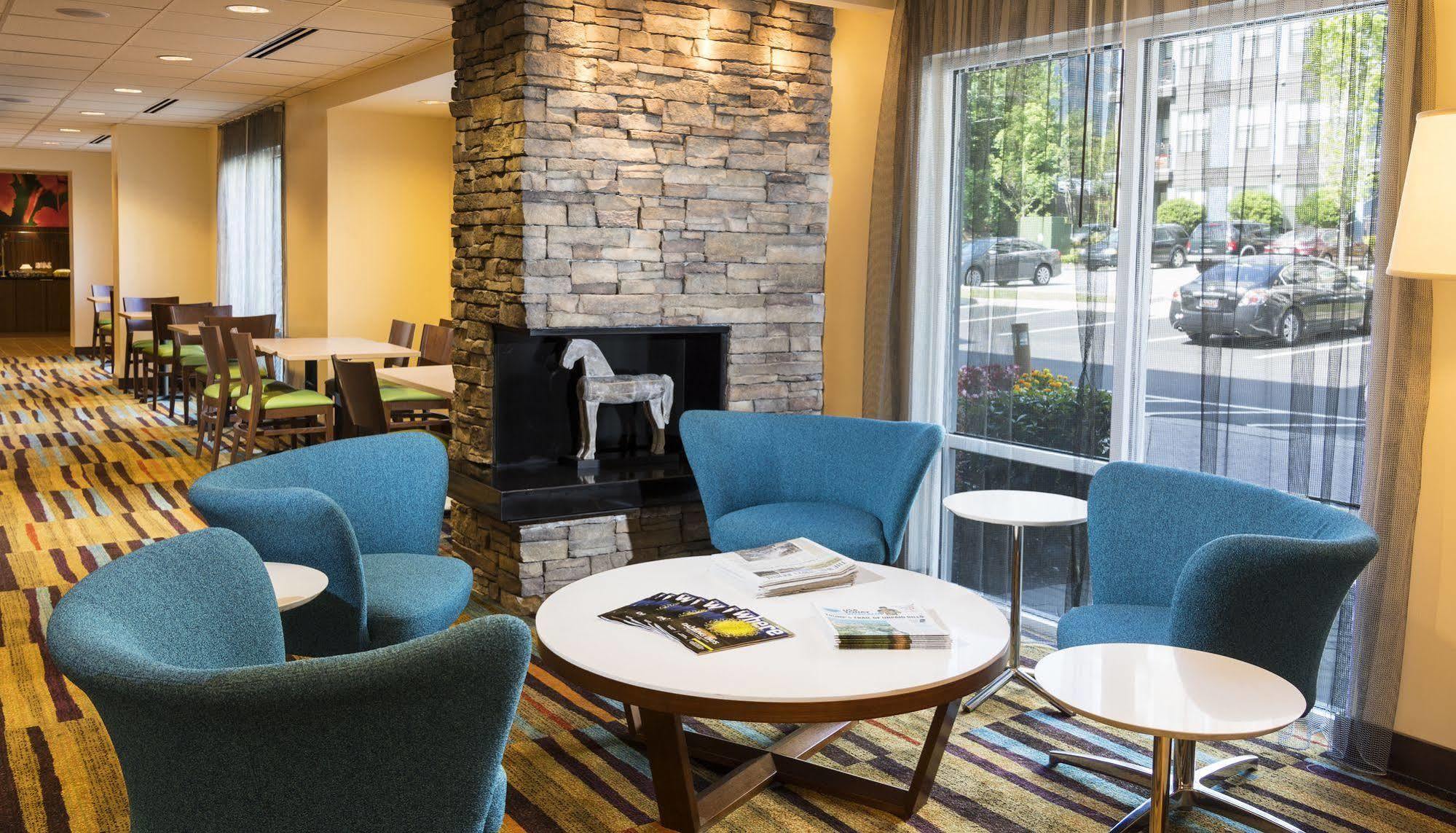 Fairfield Inn & Suites By Marriott Atlanta Buckhead Exterior photo